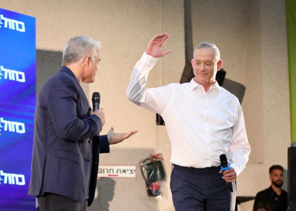 גנץ ולפיד הציגו אחדות: "מי שאומר שאנחנו רבים, לא מבין"