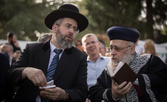 סרבן הגט יציית לבית הדין, אימו תובא לקבורה