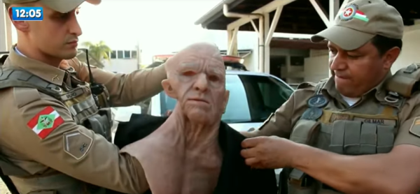 עם תחפושת ואקדח: השוד שמשגע את הרשת