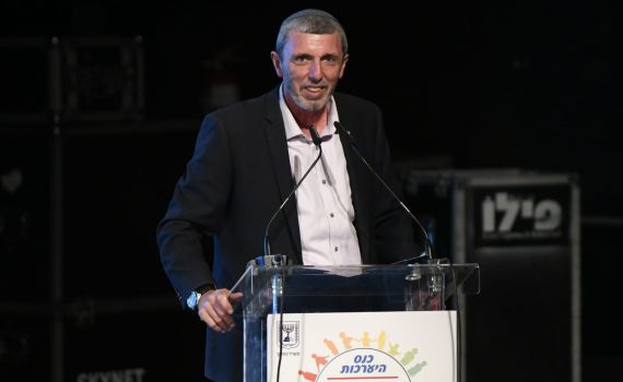 במקום ישיבת קבינט, הרב רפי הגיע לדבר עם מנהלים