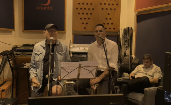 צפו: שלומי שבת ויונתן רזאל באיחוד מרגש עם שוואקי