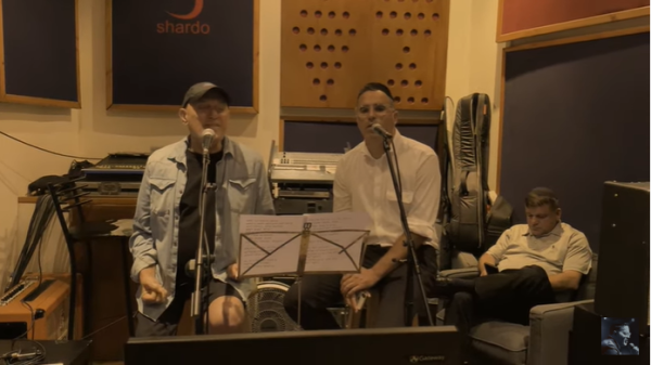 צפו: שלומי שבת ויונתן רזאל באיחוד מרגש עם שוואקי