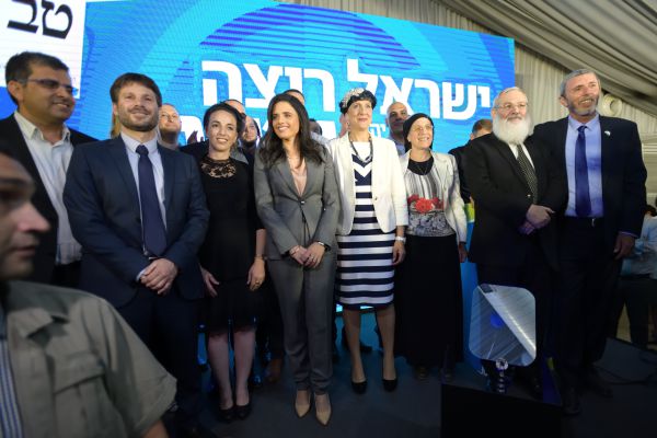 השלב הבא בקמפיין ימינה: גיוס מצביעים באוטובוס