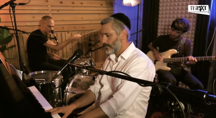 צפו: אביתר בנאי בביצוע מיוחד עם אסף אמדורסקי