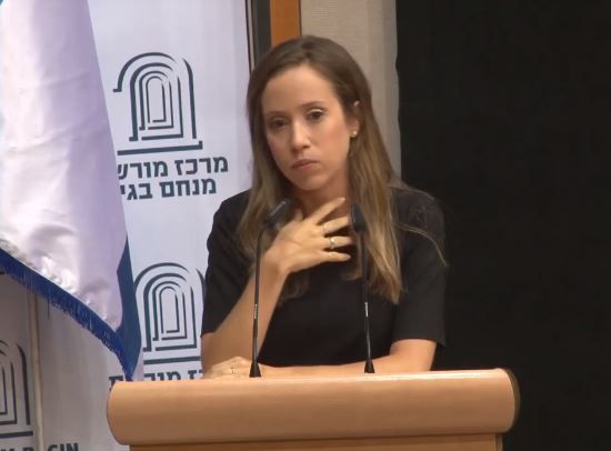 כתבת חדשות 12 ריגשה את הרשת: "סיימתי את התורה"