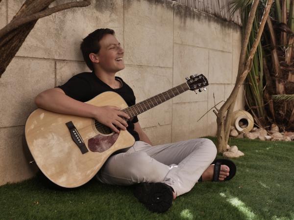 'שובי אליי': הכוכב הצעיר משיק סינגל מפתיע. צפו