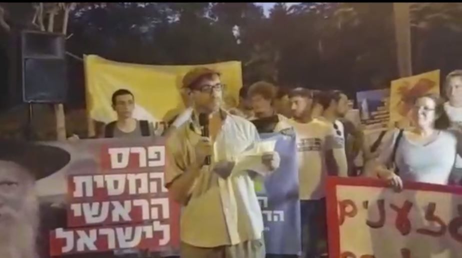 צפו: כך הפיל תלמידו של הרב גינזבורג את אנשי השמאל