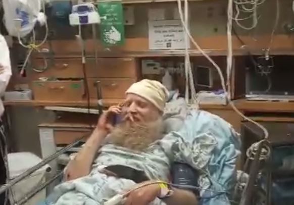 צפו: האב שנפצע בפיגוע שוחח עם ראש הממשלה