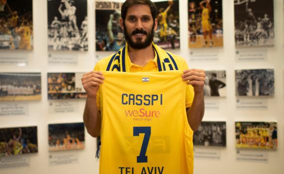אחרי עשור ב- NBA; עומרי כספי חזר למכבי תל אביב