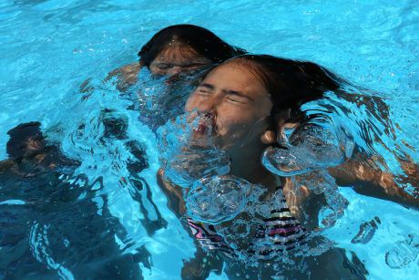 בת 8 טבעה בבריכה; מצבה קשה