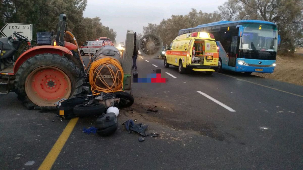 תאונה קשה: רוכב אופנוע נהרג בהתנגשות עם טרקטור