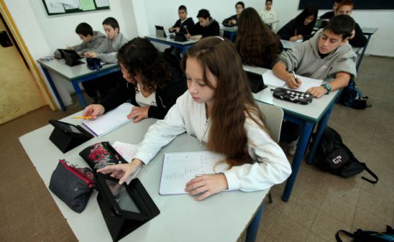 קיצוץ בתשלומי הורים? תפסיקו לחסוך על גב ילדיכם