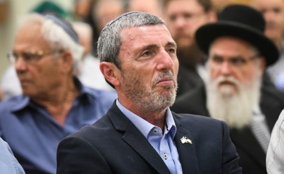 הרב רפי פרץ: "אני גאה בזה שאני מתייעץ גם עם אשתי"