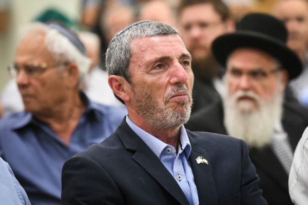 הרב רפי פרץ: "אני גאה בזה שאני מתייעץ גם עם אשתי"