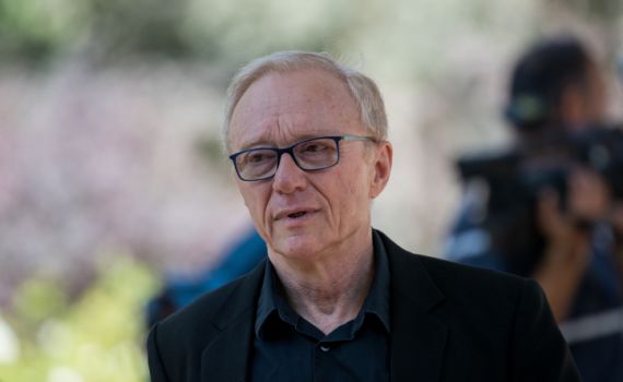 'התמונה של דביר מחבק את הספר שלי שוברת את הלב'