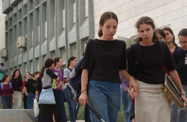 הלם באולפנא; המנהל פרש במפתיע: "תתפללו עליי"