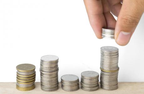 מותרותיך אינן קודמות לחיי חבריך