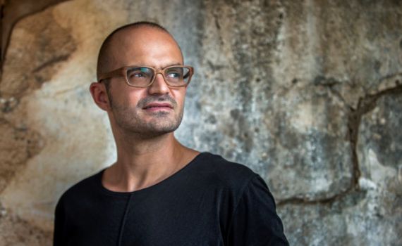 צפו: אברהם טל יוצא למסע שורשים מרגש