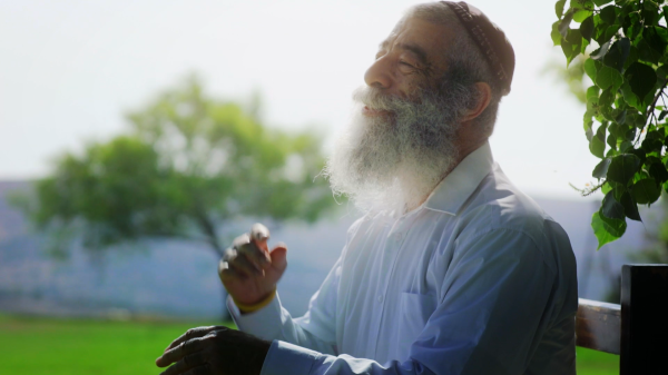 "בסוף כולנו נתחבק": אריאל זילבר בסינגל חדש