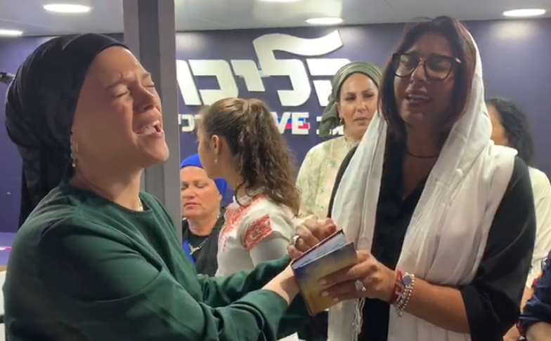 רגב במירון "לא מתביישים להשתטח על קברי צדיקים"