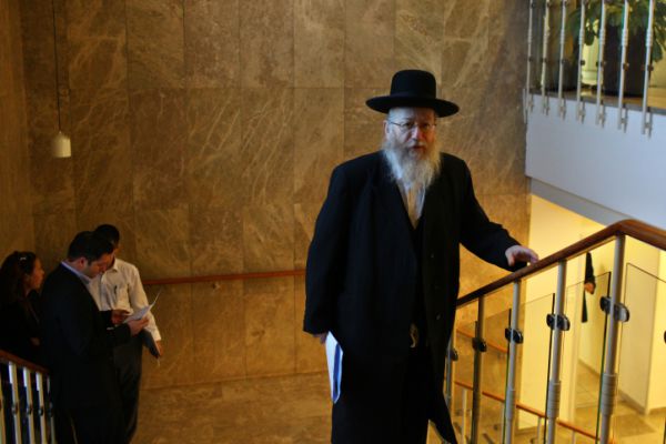 ליצמן קורא לגנץ: "תתנער פומבית מהקמפיין של לפיד"