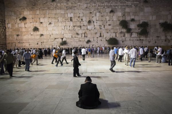 מתאבלים על החורבן: הלכות תשעת הימים