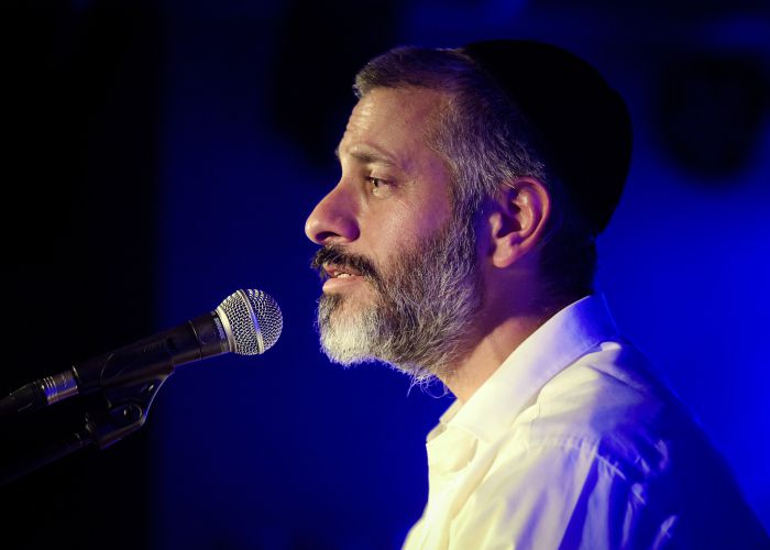 הזדמנות אחרונה: כרטיסים להופעה של אביתר בנאי