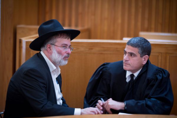 כתב אישום נגד בכירי עיתון "הפלס" על סחיטה באיומים