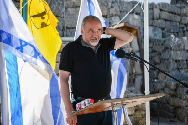 ליברמן: "הצהרת נאמנות בנוסח צפון קוריאה"