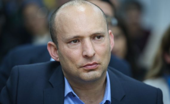 בנט תוקף את עמיר פרץ "אתם חיים בלה לה לנד"