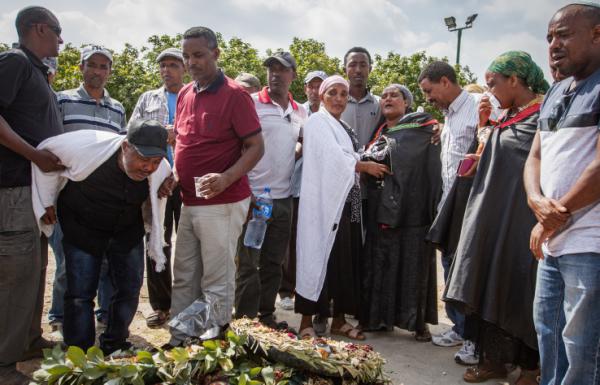 שלושים לירי: בני המשפחה עלו לקבר של סלומון טקה