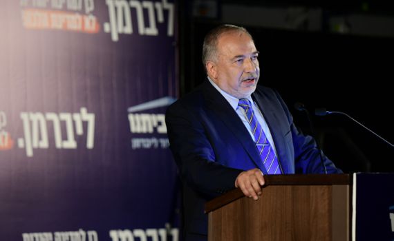 ליברמן: "לא נסכים לשיתוף פעולה עם איימן עודה"