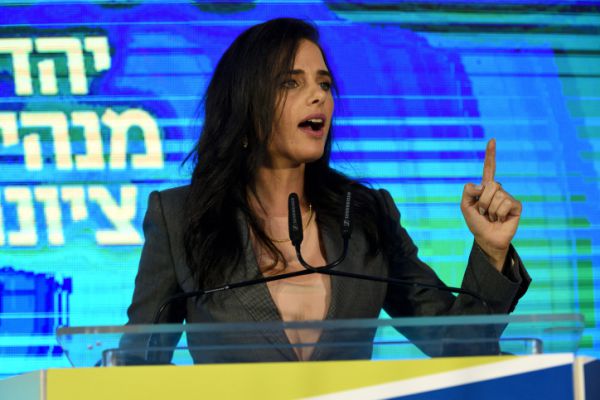 סקר: ימינה מתחזקת; עוצמה ממשיכה להתקרב