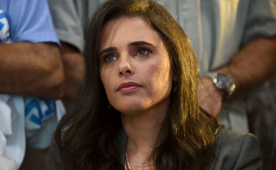 נחשף שמו של המקורב לשקד שפנה לנתניהו