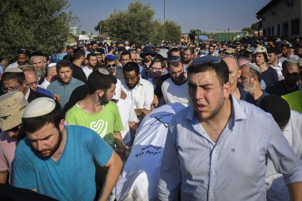זמני התפילות וניחום האבלים בבית משפחת שנרב