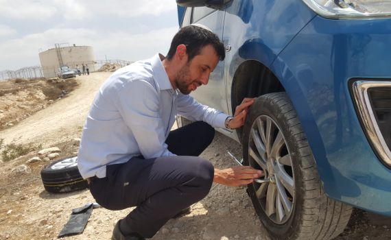 ח"כ מהליכוד נכנס לישוב הבדואי – כל הרכבים פונצ'רו