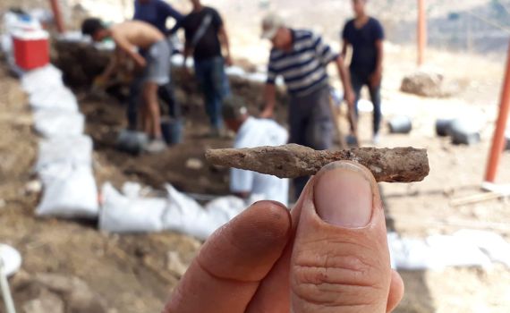 ד"ש מהמרד הגדול: ערב ט' באב נחשף ראש חץ רומי