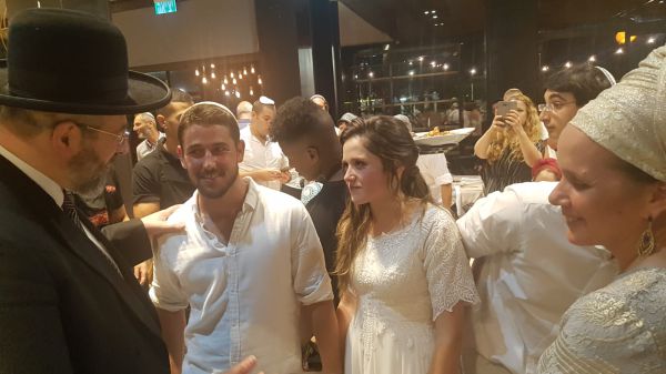 מרגש: השיר שחיברה תמר אטינגר לחתונת בתה. האזינו