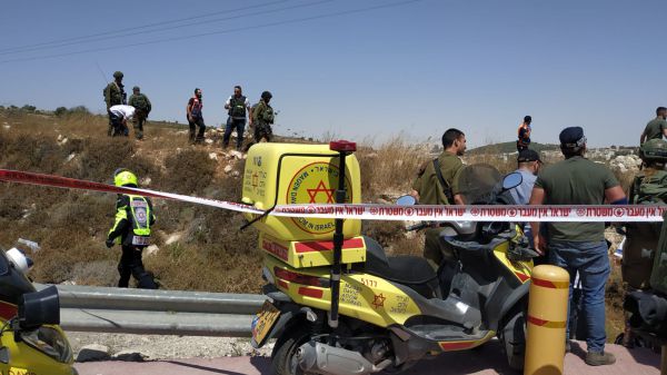 פיגוע דריסה בכניסה ליישוב אלעזר, 2 פצועים במקום