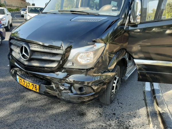 הזמרת וכוכבת הנוער עברה תאונת דרכים