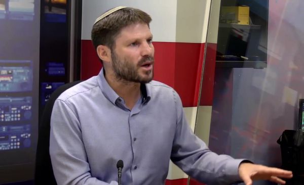 עימות בבלוק: סמוטריץ תקף את ליברמן, רה"מ הגן עליו