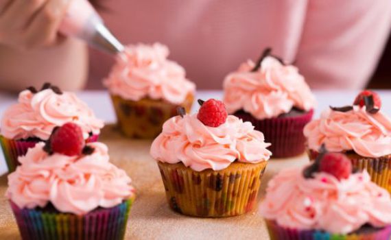 סיום מתוק: 5 קינוחים לשבת שתשמחו להכין עם הילדים