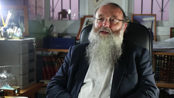 בצעד נדיר, הרב בורשטין מעביר אותנו במסעו האישי