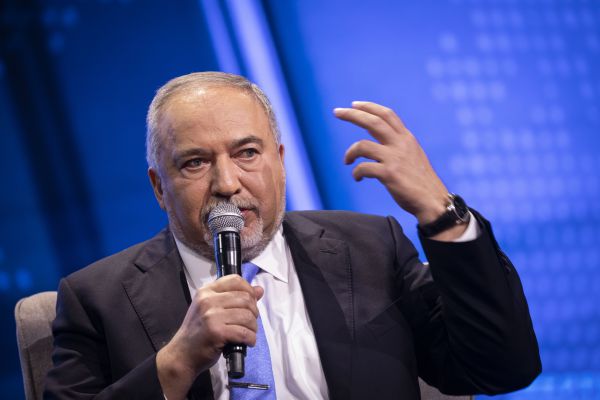 ליברמן הודיע: "מתנגד לחוק המצלמות של הליכוד"