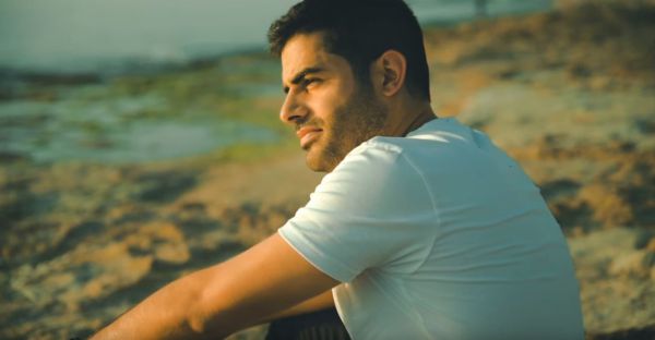 "לנשום": משה כורסיה בקליפ חדש ומרגש. צפו