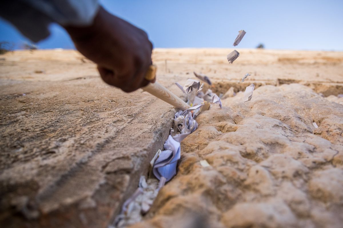 לקראת ראש השנה: מליוני הפתקים בכותל פונו לגניזה