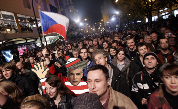 איפה יאיר? המו"מ מתנהל ולפיד נעלם. בואו למצוא אותו