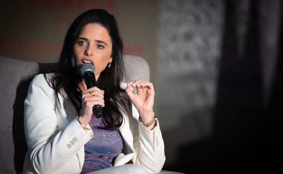 ימינה: דורשים מחדשות 13 לפטר את הכתב ולהתנצל