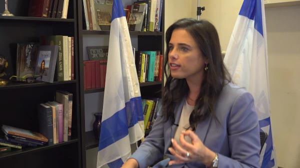 שקד על כחול לבן: "שירדו מהעץ ויפסיקו עם החרמות"