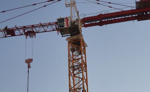 דרמה באוויר: נסיון חילוץ של מפעיל עגורן בגובה 60 מטר